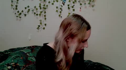 _kikiclark_ online show from October 2025 09:05:02 PM