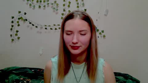 _kikiclark_ online show from November 2025 09:06:01 PM