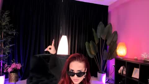 Kim online show from September 2025 02:08:01 PM