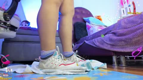 Snapshot of _kimi22 chatting on January 2025 12:11:01 AM Kimi online show from January 2025 12:11:01 AM