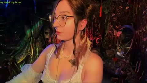 Snapshot of _lady_luna_ chatting on May 2026 10:06:01 PM Lady Luna online show from May 2026 10:06:01 PM