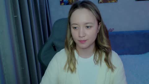 _lalune_ online show from January 2025 07:51:02 PM