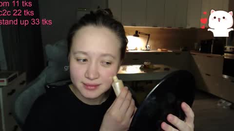 _lalune_ online show from January 2026 08:07:01 PM