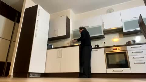 Layne online show from January 2026 04:00:01 PM