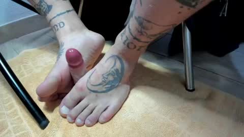 Layne online show from April 2026 09:28:01 PM