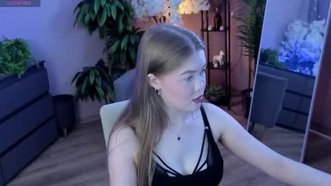 Snapshot of _liilcrystal_ chatting on July 2026 07:20:01 PM _liilcrystal_ online show from July 2026 07:20:01 PM