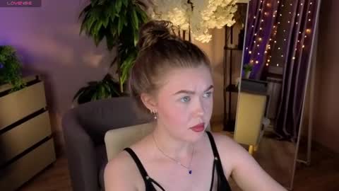 Snapshot of _liilcrystal_ chatting on July 2026 08:11:01 PM _liilcrystal_ online show from July 2026 08:11:01 PM