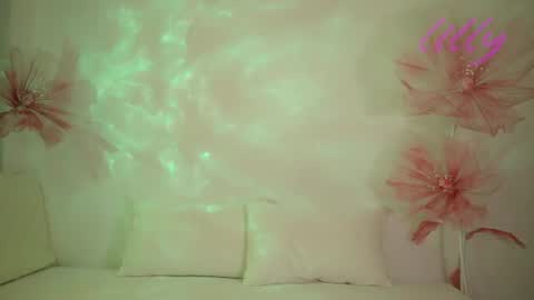 _lillilly_ online show from July 2026 05:35:02 AM