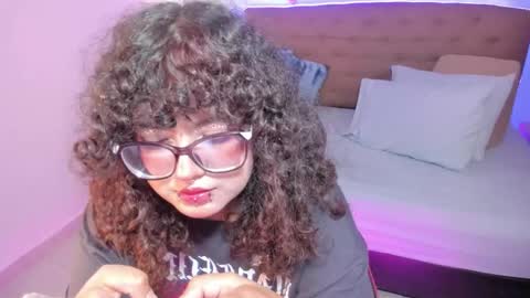 Liily online show from November 2025 06:43:01 PM