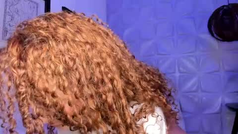 Snapshot of _littlelia chatting on June 2026 10:54:02 AM Anna online show from June 2026 10:54:02 AM