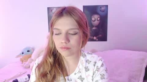 Snapshot of _lloou_ chatting on May 2026 02:18:02 AM Sofia 3 online show from May 2026 02:18:02 AM