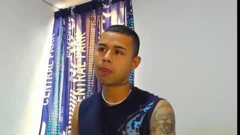 _logan_colton_ online show from December 2025 05:41:02 PM