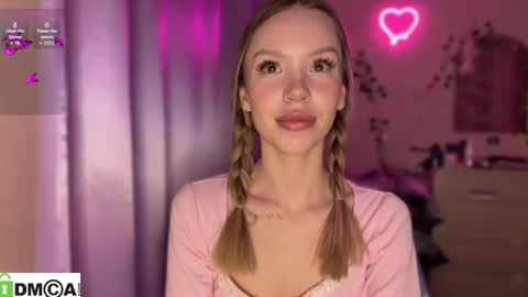Katie online show from October 2025 08:42:01 PM