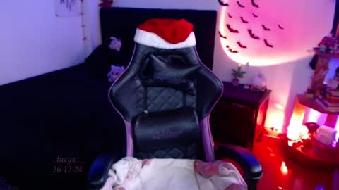 Queen.  Help me reach 100 thumbs up  online show from December 2024 08:53:01 PM