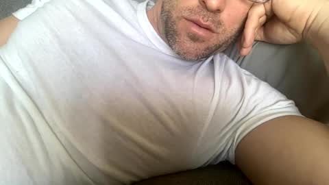 _lululeo_ online show from April 2026 07:49:01 PM