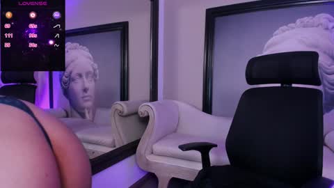  Luna  online show from January 2025 11:48:01 AM