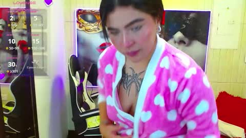 luna torres online show from December 2025 02:03:01 PM