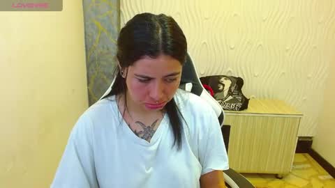 luna torres online show from April 2026 01:28:02 PM