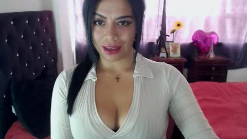 QUEEN online show from October 2025 04:19:02 PM