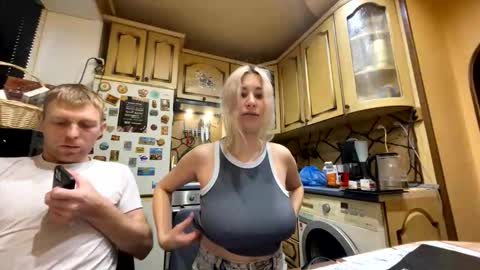 Snapshot of _magic_kis chatting on April 2026 03:46:01 PM _magic_kis online show from April 2026 03:46:01 PM