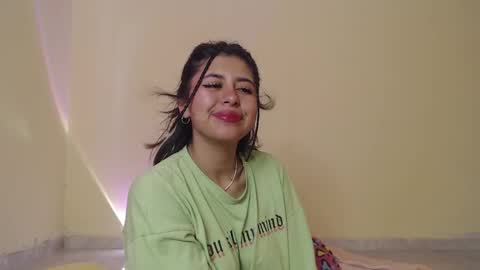 Snapshot of _maiahairy_ chatting on February 2025 01:40:02 PM Maia online show from February 2025 01:40:02 PM