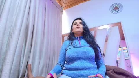 _marcela__ online show from November 2025 12:27:02 PM