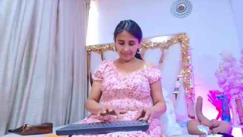 _marcela__ online show from December 2025 12:43:02 PM