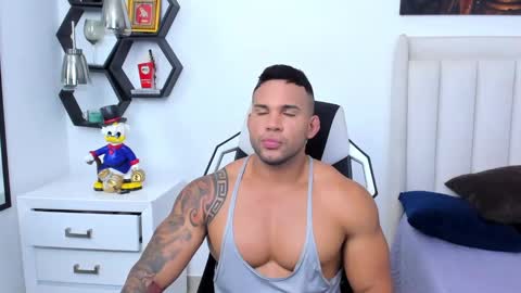 _matthew_santos_ online show from January 2025 10:42:01 PM