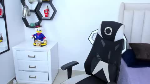 _matthew_santos_ online show from February 2025 12:51:01 AM