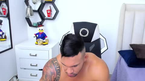 _matthew_santos_ online show from February 2025 03:02:02 AM