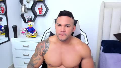 _matthew_santos_ online show from February 2025 01:14:02 PM