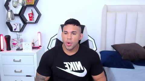 _matthew_santos_ online show from March 2025 09:26:01 PM