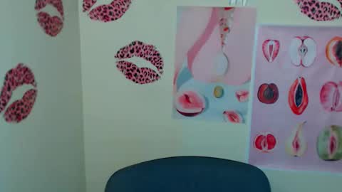 Susie online show from December 2025 07:03:02 AM