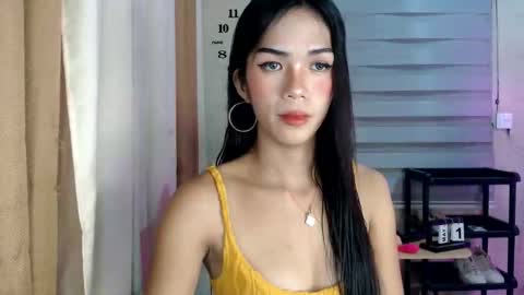 Snapshot of _mellyxxx chatting on May 2026 10:12:02 AM Melly online show from May 2026 10:12:02 AM