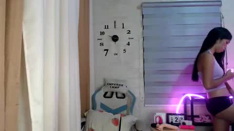 Snapshot of _mellyxxx chatting on May 2026 02:03:01 PM Melly online show from May 2026 02:03:01 PM