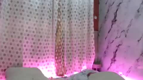 Snapshot of _mellyxxx chatting on July 2026 04:19:01 AM Melly online show from July 2026 04:19:01 AM