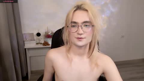 _meow_neko_ online show from April 2026 01:47:02 AM