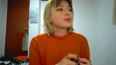 Mia-foster online show from April 2026 06:44:02 PM