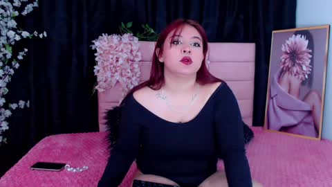 Snapshot of _mia_valencia_ chatting on June 2026 11:24:02 AM _mia_valencia_ online show from June 2026 11:24:02 AM