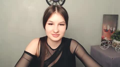 Mia online show from March 2025 04:14:02 PM