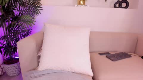 Snapshot of _miamonroee_ chatting on May 2026 09:12:02 PM Mia online show from May 2026 09:12:02 PM