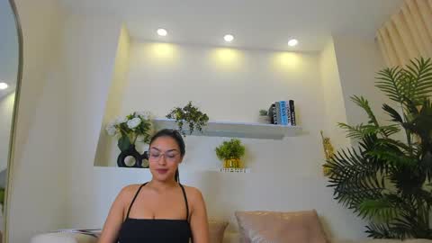 Snapshot of _miamonroee_ chatting on June 2026 09:53:01 PM Mia online show from June 2026 09:53:01 PM