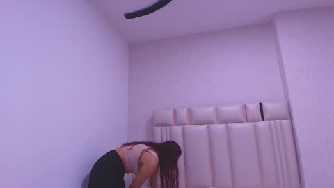 Mia  online show from February 2026 11:51:01 AM