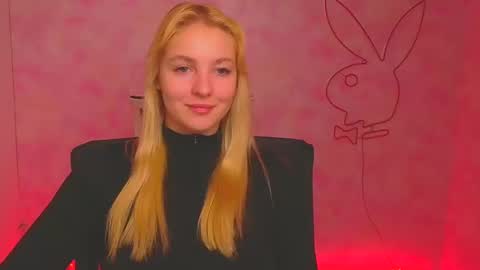 Snapshot of _mila_la_ chatting on December 2024 09:55:02 AM Melanie online show from December 2024 09:55:02 AM