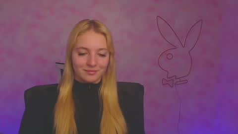 Snapshot of _mila_la_ chatting on December 2024 09:46:02 AM Melanie online show from December 2024 09:46:02 AM