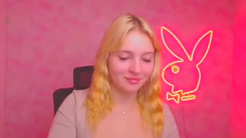 Snapshot of _mila_la_ chatting on October 2025 11:42:01 AM Melanie online show from October 2025 11:42:01 AM