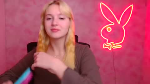 Snapshot of _mila_la_ chatting on October 2025 11:50:01 AM Melanie online show from October 2025 11:50:01 AM