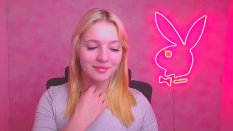 Snapshot of _mila_la_ chatting on October 2025 12:39:02 PM Melanie online show from October 2025 12:39:02 PM