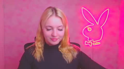 Snapshot of _mila_la_ chatting on November 2025 12:29:02 PM Melanie online show from November 2025 12:29:02 PM