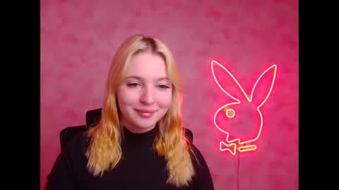 Snapshot of _mila_la_ chatting on November 2025 07:07:03 AM Melanie online show from November 2025 07:07:03 AM